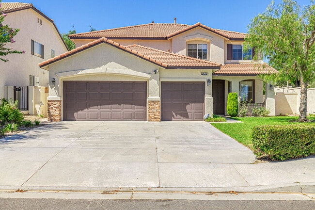 25755 Hood Way in Stevenson Ranch, CA - Foto de edificio - Building Photo