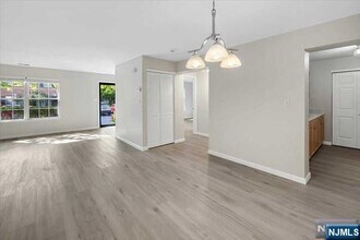 2191 Kent Ct in Mahwah, NJ - Building Photo - Building Photo