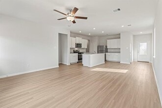 10811 Hickory Ln in Beasley, TX - Building Photo - Building Photo