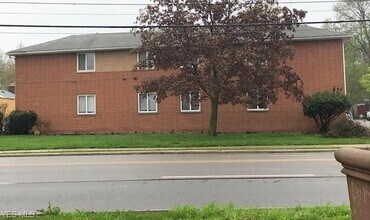 2868 Noble Rd-Unit -13 in Cleveland Heights, OH - Building Photo - Building Photo