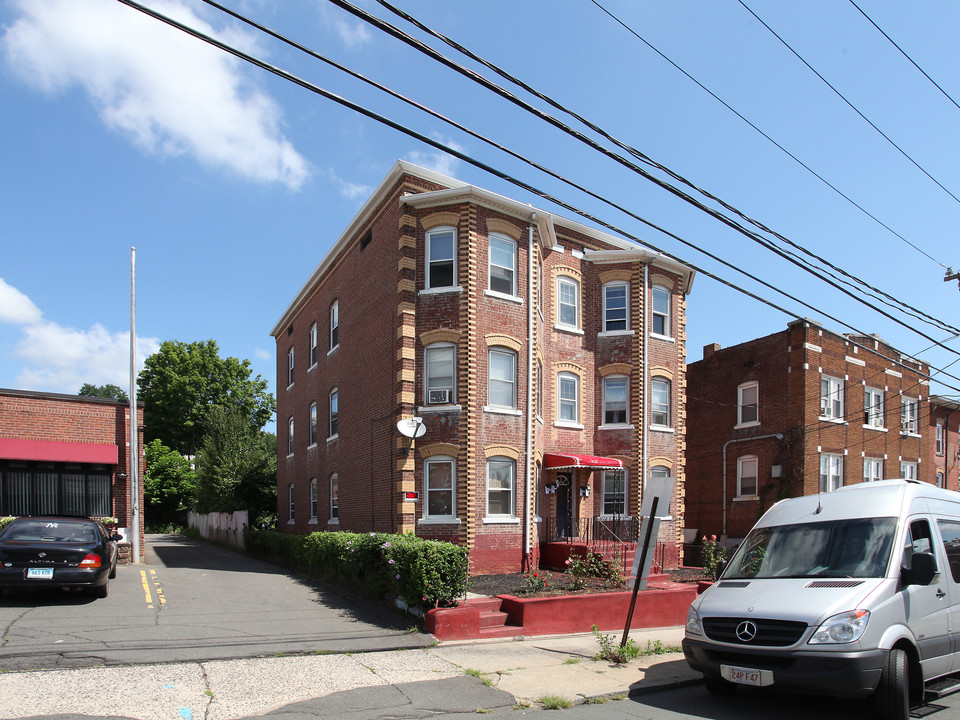 217 Broad St in New Britain, CT - Building Photo