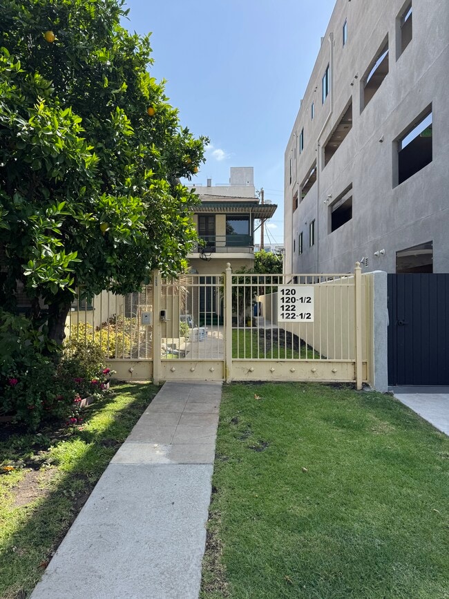 property at 122 N Orlando Ave