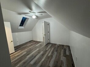 3045 S Keeler Ave, Unit 3 in Chicago, IL - Building Photo - Building Photo