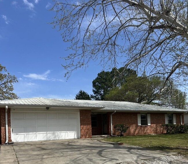 424 N Webb Ave in Ada, OK - Building Photo - Building Photo