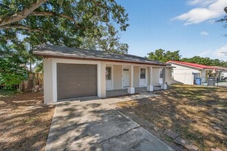 1712 Village Ct in Brandon, FL - Foto de edificio - Building Photo