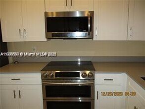 424 SE 11th Terrace in Dania Beach, FL - Building Photo - Building Photo
