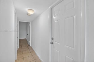 13335 Arch Creek Rd in North Miami, FL - Foto de edificio - Building Photo