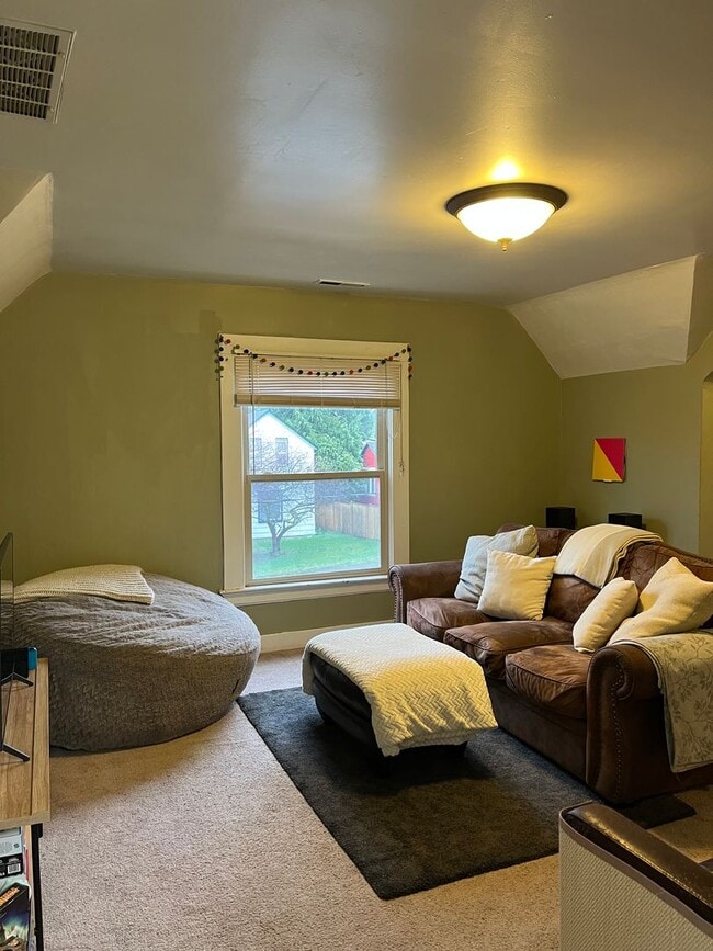 1447 Ellis St in Bellingham, WA - Building Photo - Building Photo