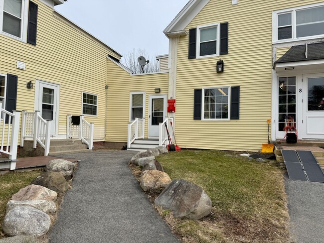 809 Portland Rd in Saco, ME - Building Photo - Building Photo