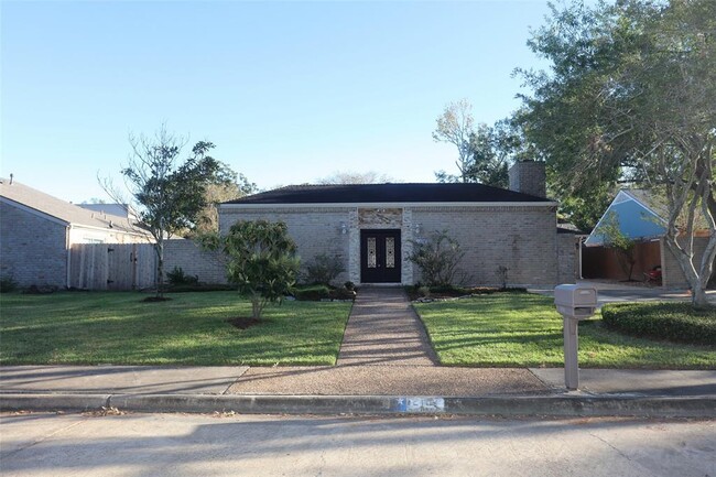 12107 Whittington Dr in Houston, TX - Building Photo - Building Photo