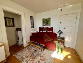 79 College Ave, Unit 4 in Somerville, MA - Foto de edificio - Building Photo