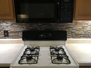 2426 Rochester Rd, Unit B in Sewickley, PA - Building Photo - Building Photo