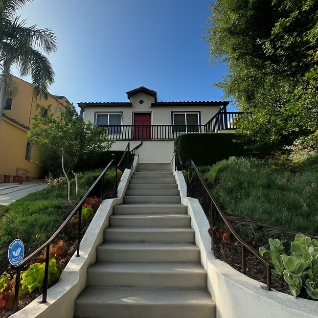 property at 1309 S Hudson Ave