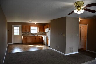 213-215 Homestead Dr in Nicholasville, KY - Building Photo - Building Photo