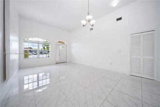 14105 SW 168th Ln in Miami, FL - Foto de edificio - Building Photo