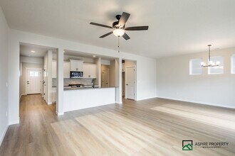 233 W Broyhill St in Meridian, ID - Building Photo - Building Photo