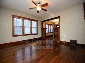 342 N 36th Ave in Omaha, NE - Foto de edificio - Building Photo