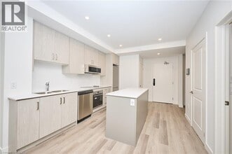 461 Green Rd in Hamilton, ON - Building Photo - Building Photo