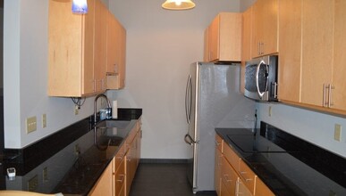 6245 Charing Cross Ln, Unit D in Middleton, WI - Building Photo - Building Photo