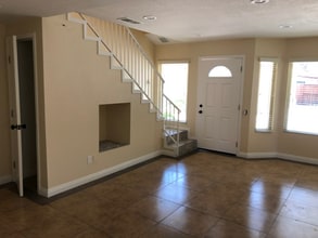 365 Victoria St in Costa Mesa, CA - Building Photo - Building Photo