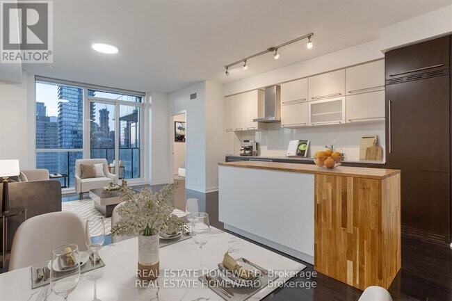 property at 770-2770 Bay St.