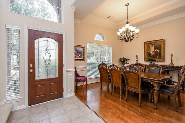 1446 Sherwood Park Cir in Houston, TX - Building Photo - Building Photo