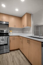 Lakeside Village UT in Salt Lake City, UT - Foto de edificio - Building Photo