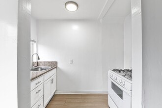 530 W 9th St in Long Beach, CA - Foto de edificio - Building Photo