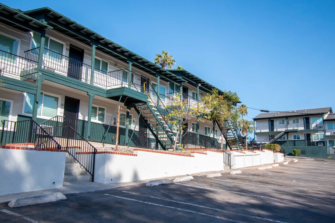 Towle Court Village in San Diego, CA - Building Photo