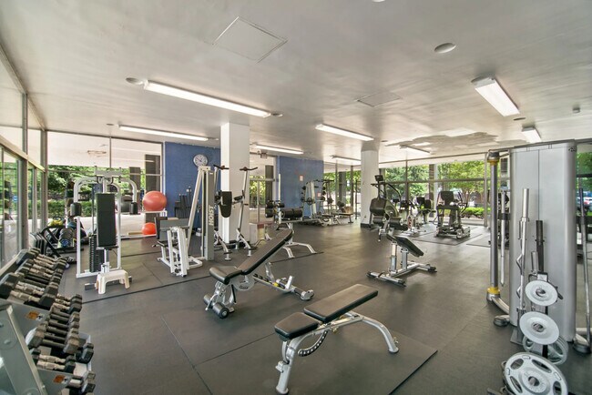 1301 Delaware Ave SW, Unit N607 in Washington, DC - Building Photo - Building Photo