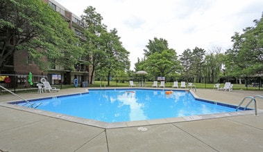 The Franklin in Southfield, MI - Building Photo - Building Photo