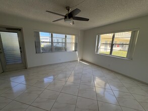 355 Windsor P in West Palm Beach, FL - Building Photo - Building Photo