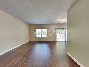 8060 Chesterhill Way in Indianapolis, IN - Building Photo - Building Photo
