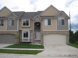 6178 Elarz Dr in Troy, MI - Building Photo