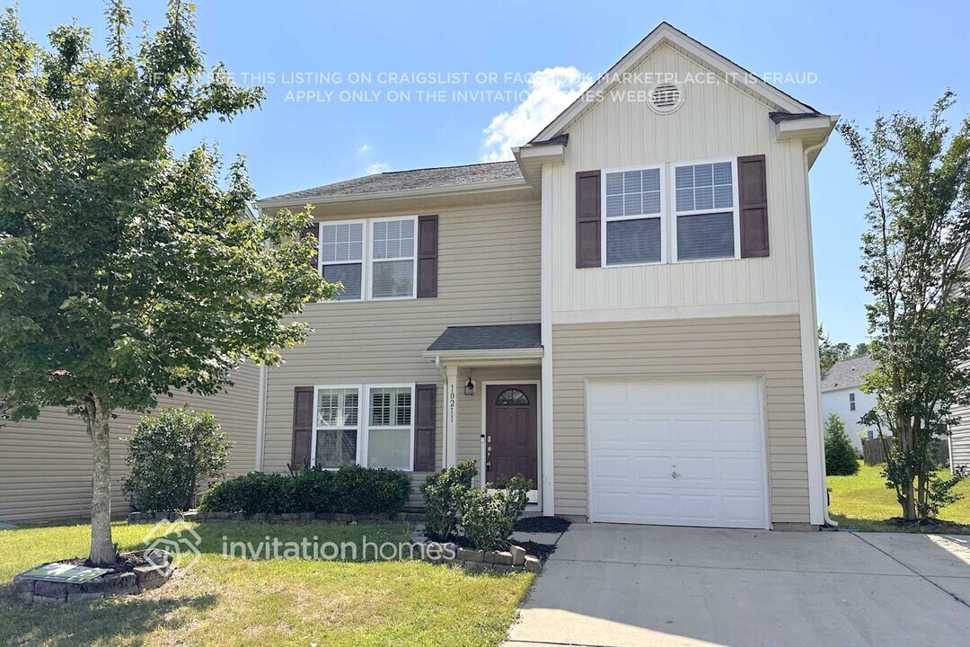 10211 Daniel Dwayne Dr in Charlotte, NC - Building Photo