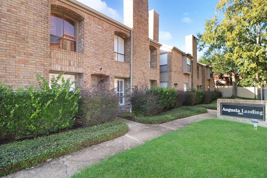 1908 Augusta Dr in Houston, TX - Building Photo