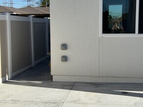 6170 Briercrest Ave in Lakewood, CA - Foto de edificio - Building Photo