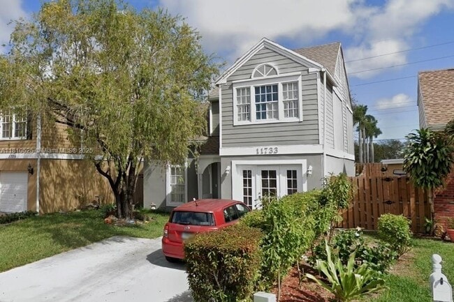 property at 11733 SW 117th Ct