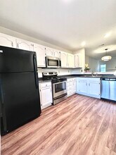 9204 4 Mile Creek Rd in Charlotte, NC - Building Photo - Building Photo