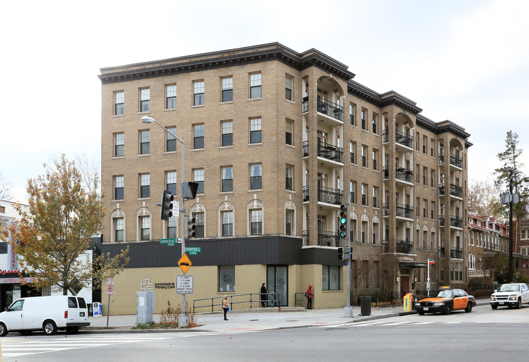 The Monterey Condominiums in Washington, DC - Foto de edificio