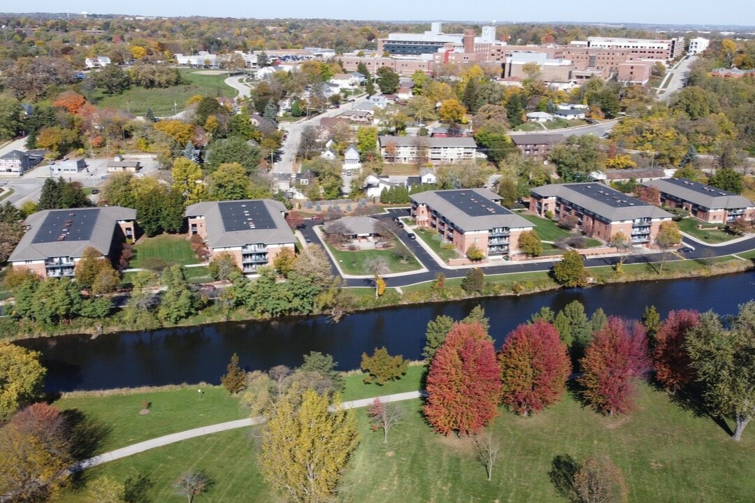 Riverwalk Apartments in Waukesha, WI - Building Photo