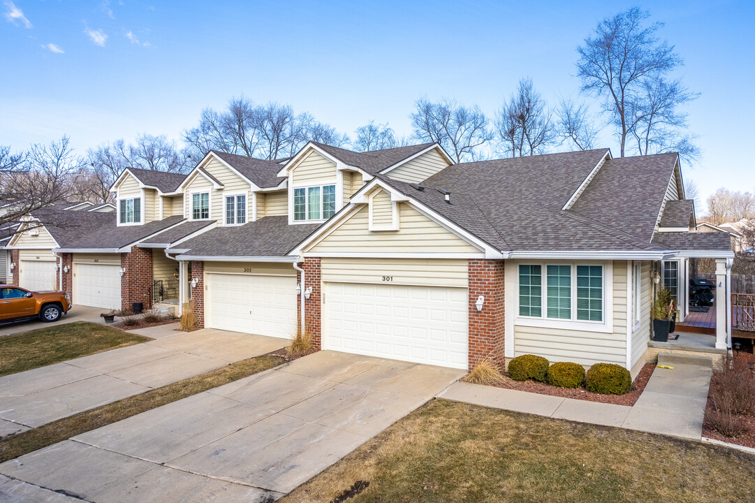 Jordan Pointe Townhomes in West Des Moines, IA - Building Photo