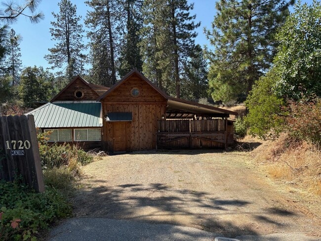 property at 1720 Main St
