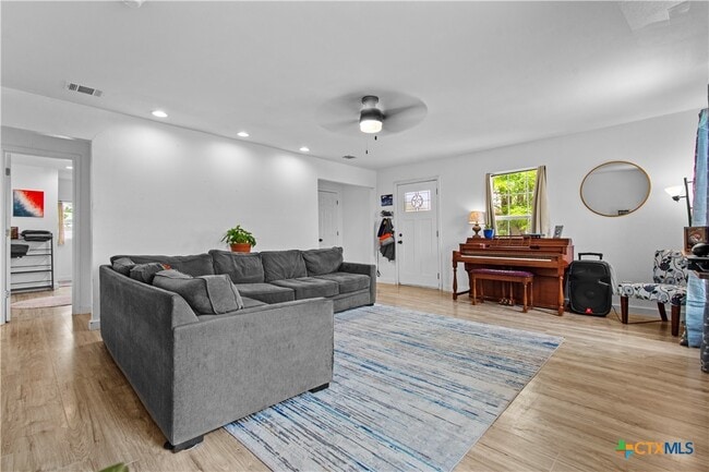 183 Shelley Ln in San Marcos, TX - Building Photo - Building Photo