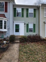 28 Devon Ct in Sterling, VA - Building Photo
