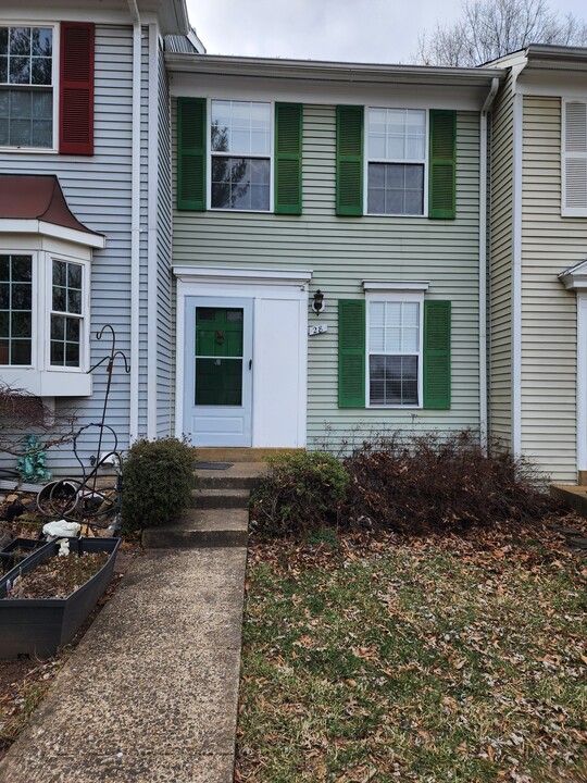 28 Devon Ct in Sterling, VA - Foto de edificio