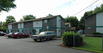 Cedar Tree Apartments in Eugene, OR - Building Photo