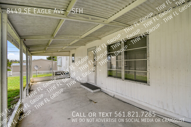 8449 SE Eagle Ave in Hobe Sound, FL - Building Photo - Building Photo