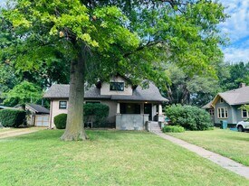 304 N Rogers St in Abilene, KS - Building Photo