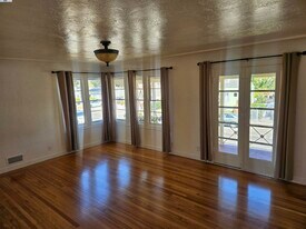 1465 Ohio St in Vallejo, CA - Building Photo